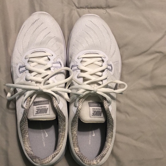 White Nike Training in Season TR7 - Picture 3 of 4